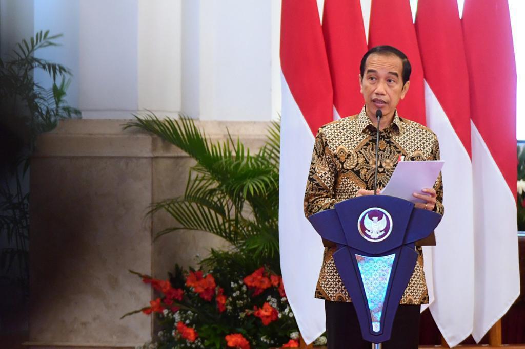 SAMBUTAN : Presiden Joko Widodo saat memberikan sambutan di acara puncak HPN 2021 di Jakarta.